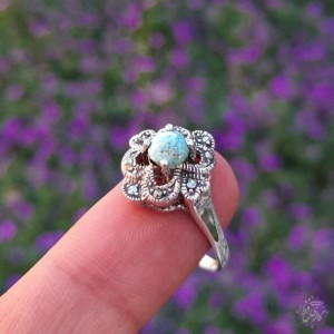 انگشتر زنانه با سنگ فیروزه نیشابور رکاب نقره