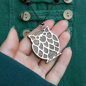 گردنبند چوب و نقره طرح جغد