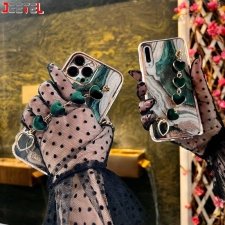 قاب گوشی دخترانه Samsung Galaxy s20 FE مدل ماربل زنجیردار