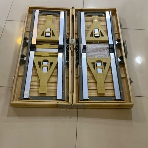 میز کمپینگ تاشو با روکش چوب طبیعی قاب آلومینیومی 86L x 72.5W x 67Hcm