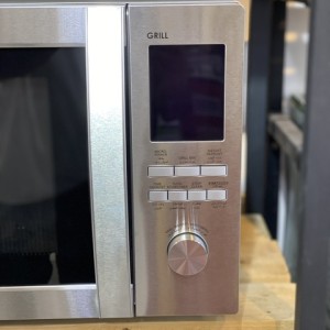 مایکروویو 43 لیتری شارپ مدل R-78