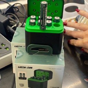 باتری نیم قلمی شارژی AAA و داک شارژر باتری AAA گرین لاین مدل GRB-12