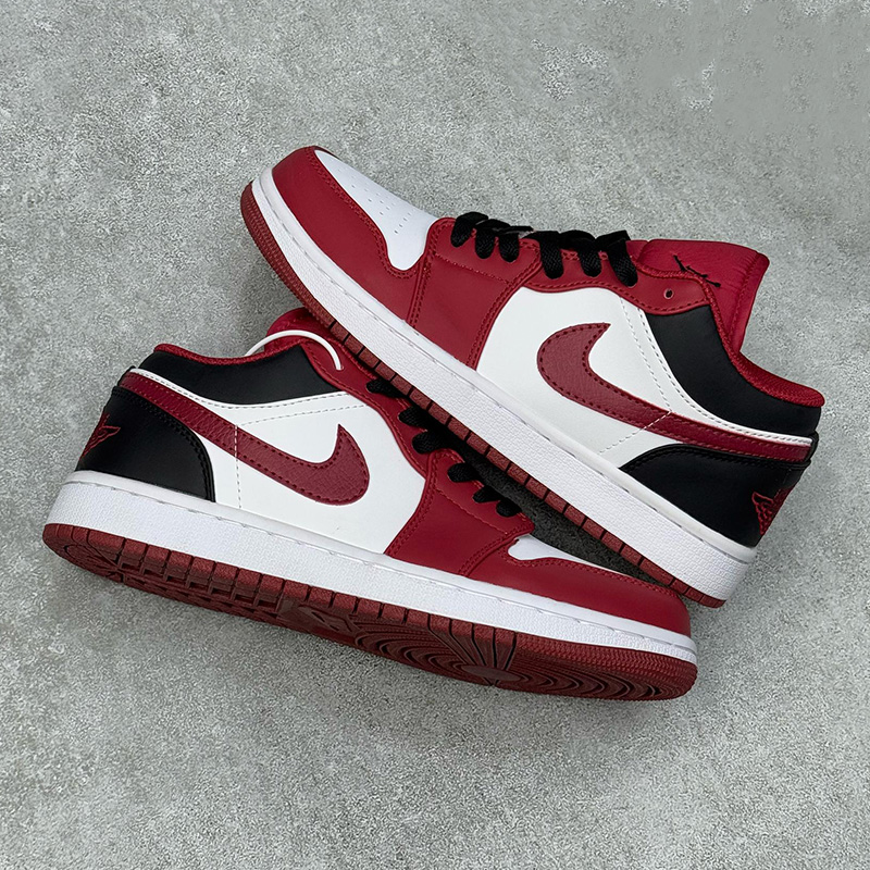 نایک جردن وان لو ریورس بلک تو Jordan 1 Low Reverse Black Toe