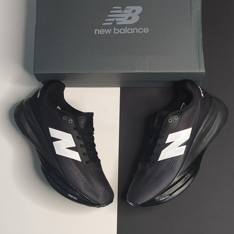نیوبالانس فیول سل ربل New Balance FuelCell Rebel مشکی