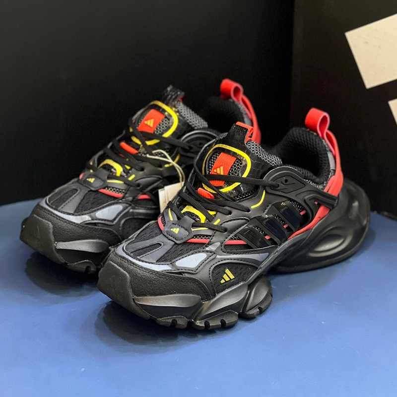 کفش آدیداس رانر اکس ال جی دیلاکس مشکی قرمز طلایی adidas XLG Runner Deluxe Black Gold Metallic Red