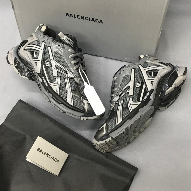 کفش بالنسیاگا رانر طوسی تیره مشکی Balenciaga Runner Dark Grey Black