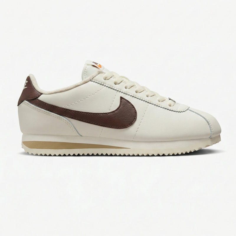 کتانی نایک کورتز سفید شیری قهوه‌ای Nike Cortez Cacao Wow DN1791-104