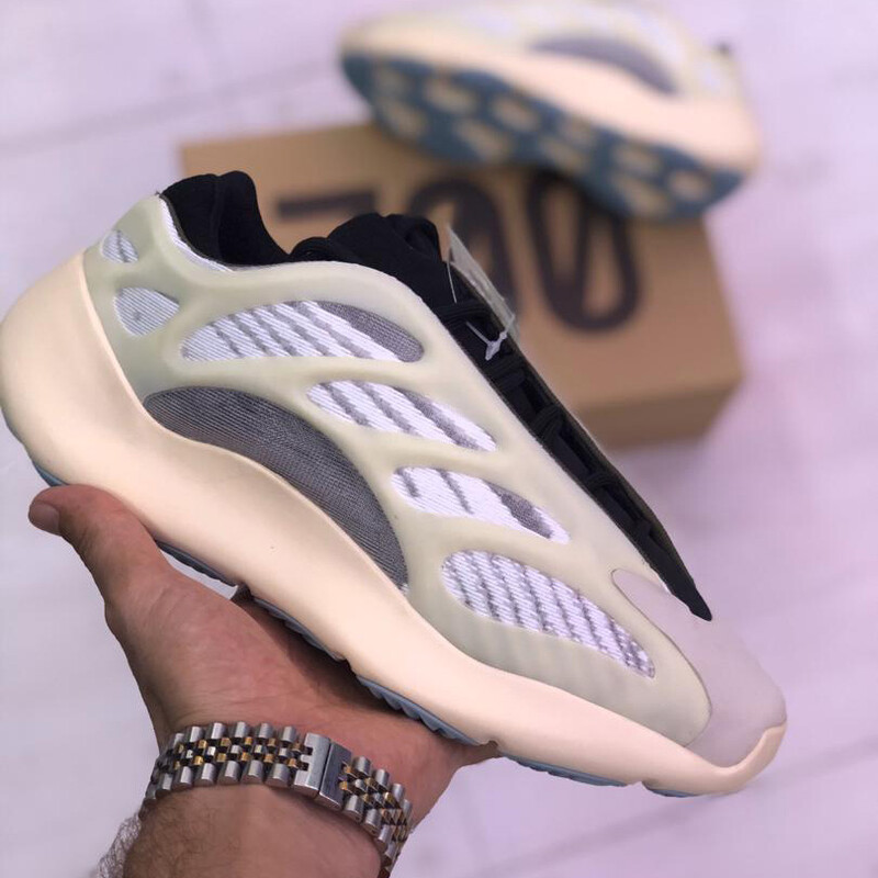 آدیداس یزی 700 وی 3 مردانه کرم Adidas Yeezy 700 V3
