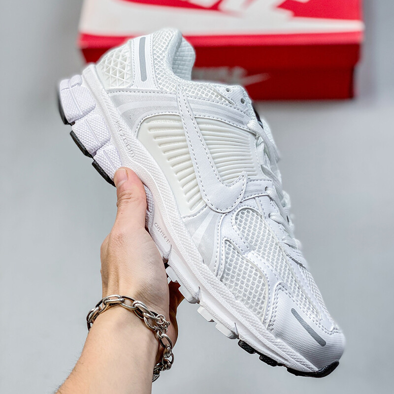 نایک زوم ومرو Nike Zoom Vomero 5 SP