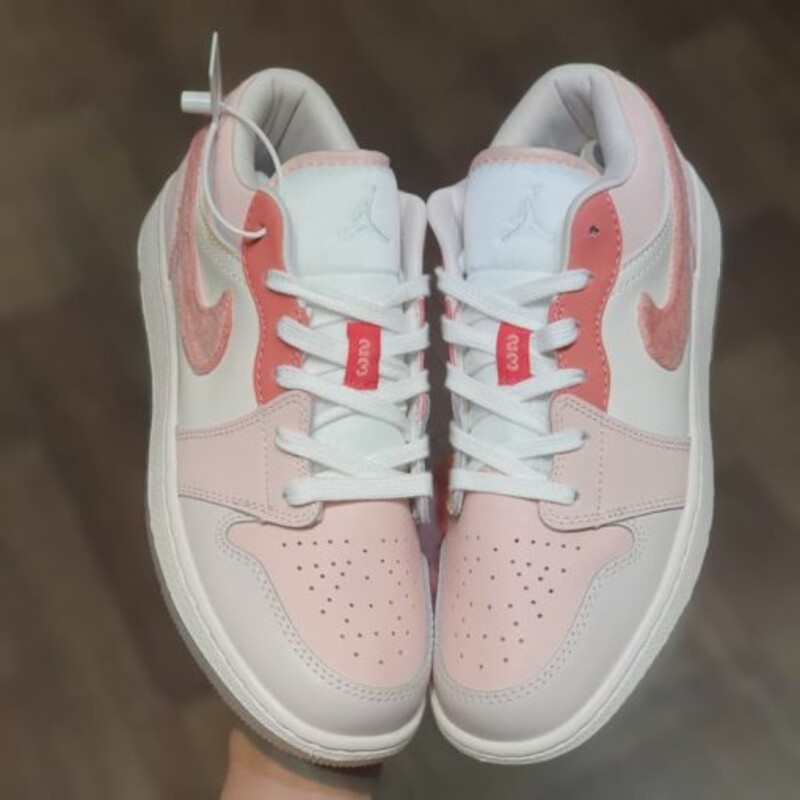 جردن وان مایتی سووشرز پینک Jordan 1 Low Mighty Swooshers Pink