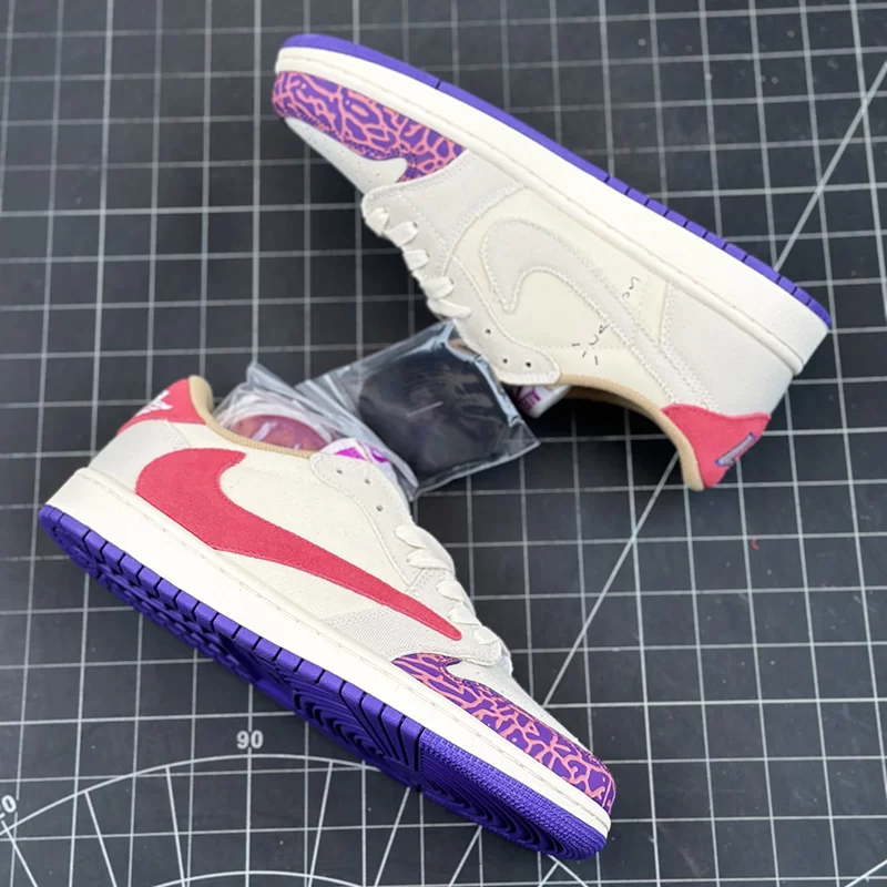 جردن وان تراویس اسکات Fragment Design x Travis Scott x Air Jordan 1 Retro Low