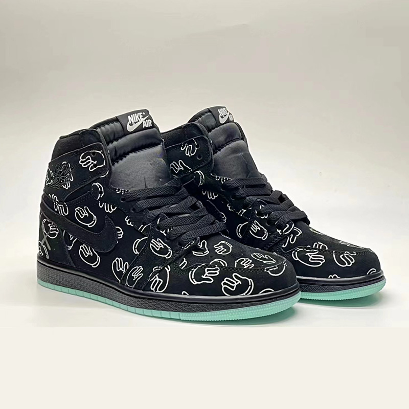 جردن وان رترو کاز Jordan 1 Retro Kaws Black