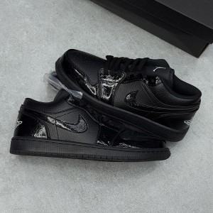 جردن وان لو بلک الفنت Jordan 1 Low Patent Elephant Black