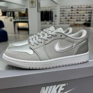 جردن وان لو Jordan 1 Low OG Metallic Silver متالیک سیلور