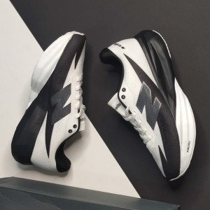 نیوبالانس فیول سل ربل New Balance FuelCell Rebel مشکی