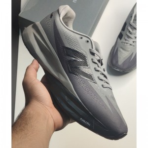 نیوبالانس فیول سل ربل New Balance FuelCell Rebel مشکی سفید