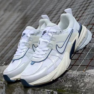 نایک وی تو کی ران Nike V2K Run Platinum Tint