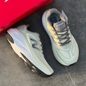 نیوبالانس فرش فوم مور مشکی سفید New Balance Fresh Foam More v6