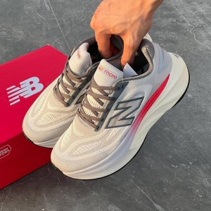 نیوبالانس فرش فوم مور طوسی روشن New Balance Fresh Foam More v6