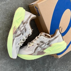 اسیکس نوابلاست 5 کرم قهوه ای زرد ASICS Novablast 5 Mineral Beige Taupe Grey