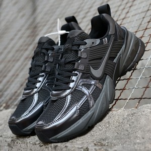 نایک وی تو کی ران مشکی دودی تیره Nike V2K Run Black Dark Smoke Grey
