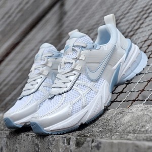 نایک وی تو کی ران سفید آبی یخی Nike V2K Run Platinum Tint Summit White Light Smoke Grey