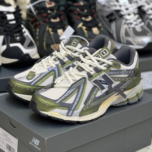 کفش نیوبالانس 1906R نقره‌ای متالیک / مشکی New Balance 1906R Silver Metalic Black