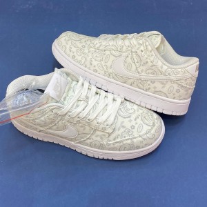 نایک دانک لو سفید طرح پیزلی Nike Dunk Low White Paisley