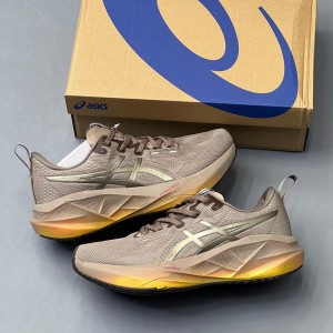 کفش اسیکس نوابلاست 5 خاکی طلایی لوکس ASICS Novablast 5 Luxe Taupe Grey