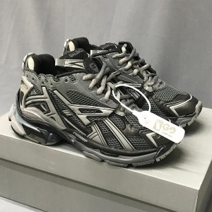 بالنسیاگا رانر طوسی تیره مشکی Balenciaga Runner Dark Grey Black