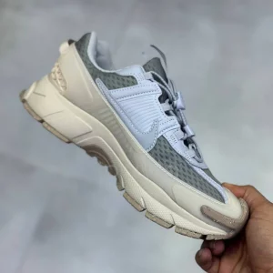 نایک زوم ومرو روم خاکستری کرم Nike Zoom Vomero Roam Wolf Grey Sand Drift