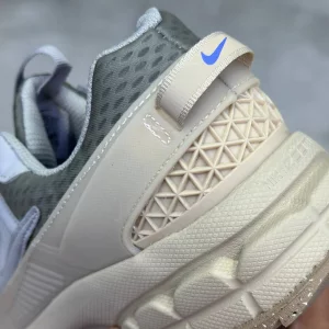نایک زوم ومرو روم خاکستری کرم Nike Zoom Vomero Roam Wolf Grey Sand Drift