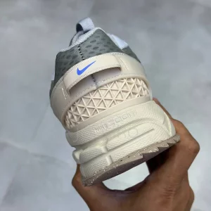 نایک زوم ومرو روم خاکستری کرم Nike Zoom Vomero Roam Wolf Grey Sand Drift