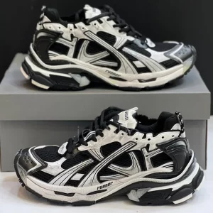 کفش بالنسیاگا رانر مشکی سفید Balenciaga Runner Black White