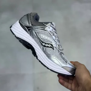 ساکنی پروگرید اومنی ۹ میکروچیپ Saucony ProGrid Omni 9 Microchip