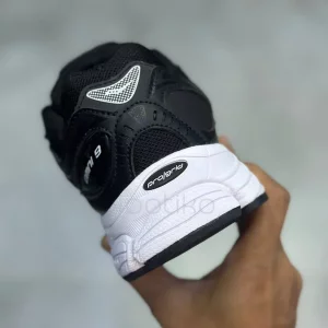 ساکنی پروگرید اومنی ۹ مشکی سفید Saucony ProGrid Omni 9 Black White