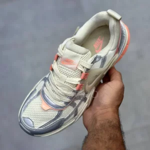 نایک وی تو کی ران کرم متالیک مرجانی Nike V2K Run Coral Metallic Cream