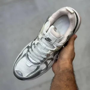 نایک وی تو کی ران طوسی نقره‌ای صورتی ملایم Nike V2K Run Platinum Tint Summit White Cave Stone Metallic Silver
