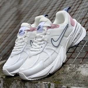 کفش نایک وی تو کی ران سفید صورتی پاستیلی Nike V2K Run Pastel Pink White