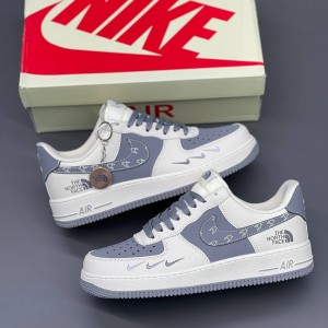 نایک ایرفورس وان نورث فیس طوسی سفید استخوانی Nike Air Force 1 The North Face Sail Grey