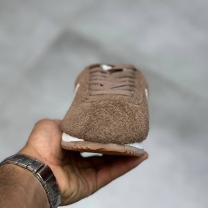نایک کورتز قهوه‌ای سفید Nike Cortez Vintage Medium Curry FJ2530-200