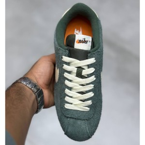 نایک کورتز سبز تیره کرم Nike Cortez Vintage Green Gum FJ2530-301