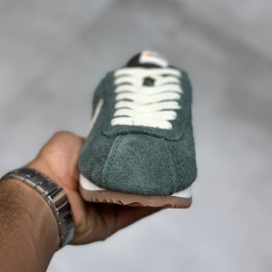 نایک کورتز سبز تیره کرم Nike Cortez Vintage Green Gum FJ2530-301