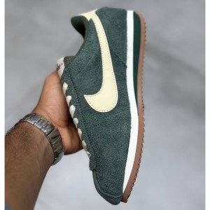 نایک کورتز سبز تیره کرم Nike Cortez Vintage Green Gum FJ2530-301