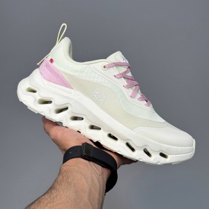 کتونی آن رانینگ کلودتیلت سفید صورتی On Running Cloudtilt 2 LOEWE White Pink