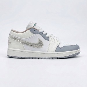 جردن ۱ لو نگینی سفید خاکستری Jordan 1 Low Sail Soft Pearl IH7323-100