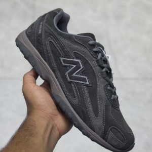 نیوبالانس 204 ال خاکستری تیره New Balance 204L
