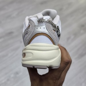 کفش نیوبالانس 530 سفید خاکی New Balance MR530HX