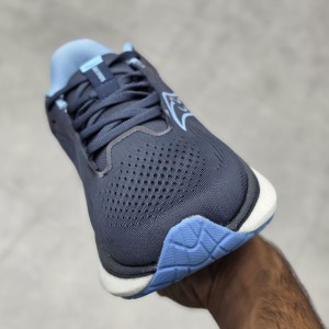 ساکنی راید 18 سرمه‌ای آبی روشن سفید Saucony Ride 18