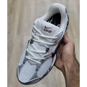نایک وی فایو آر ان آر سفید شیری نقره‌ای مشکی Nike V5 RNR